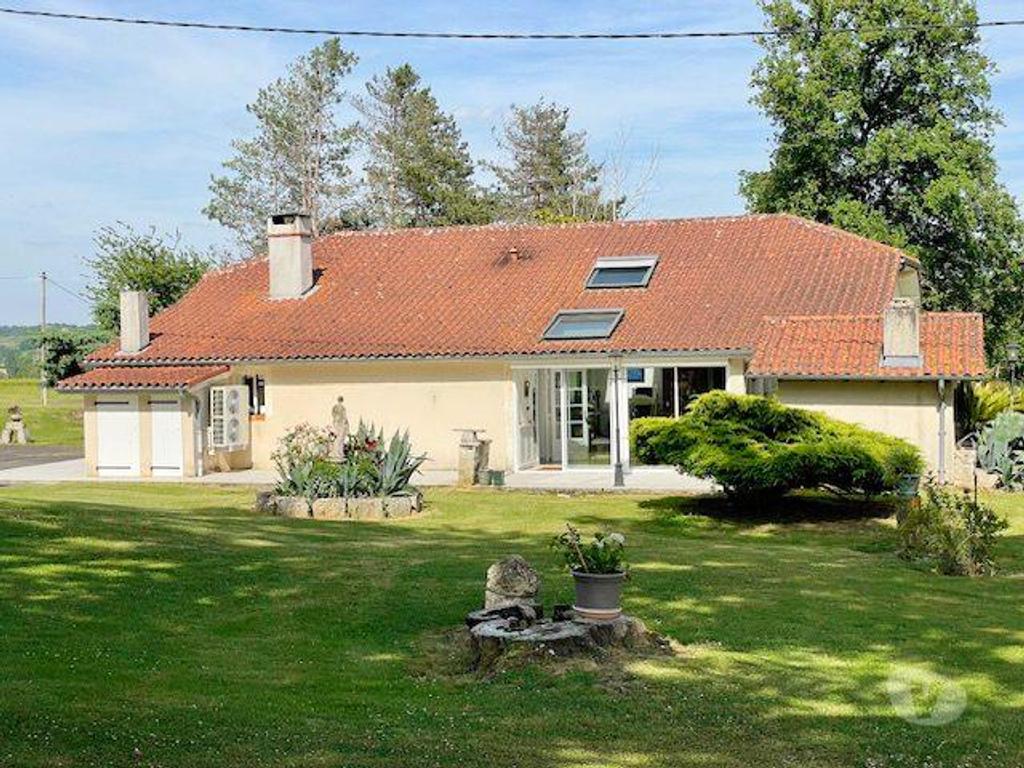 Vente Maison Gers Lupiac - 32290 - Photos Vivastreet Propriété 19 hectares Deux Habitations et Vue sur les Pyréné
