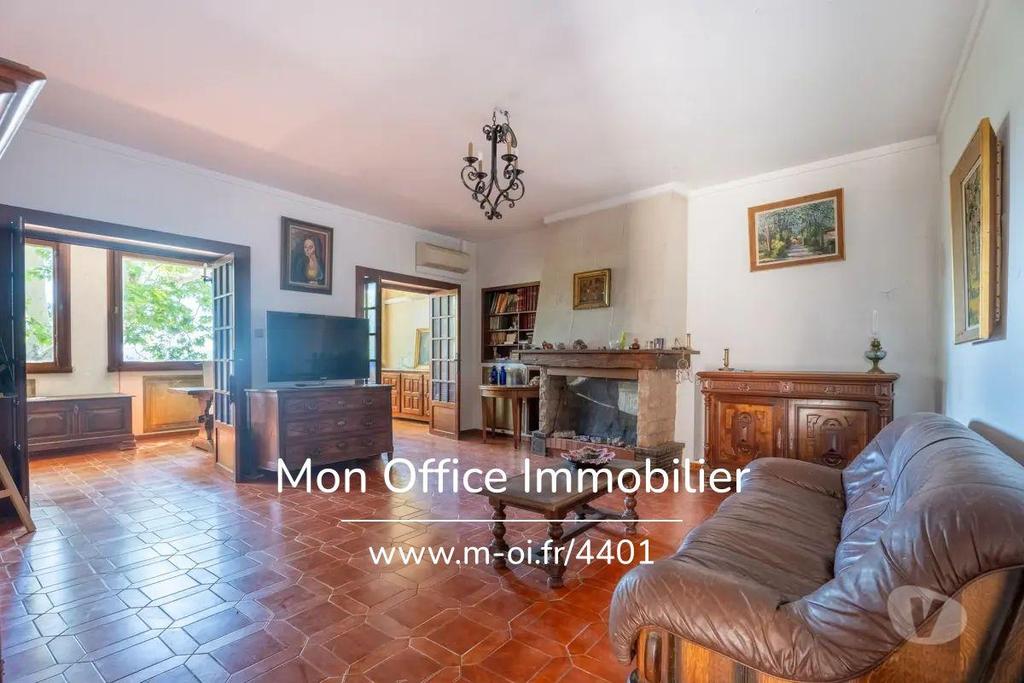 Vente Maison Bouches-du-Rhône Allauch - 13190 - Photos Vivastreet (4401-LLE) Référence : 4401-LLE - maison 12 pièces jardin ...
