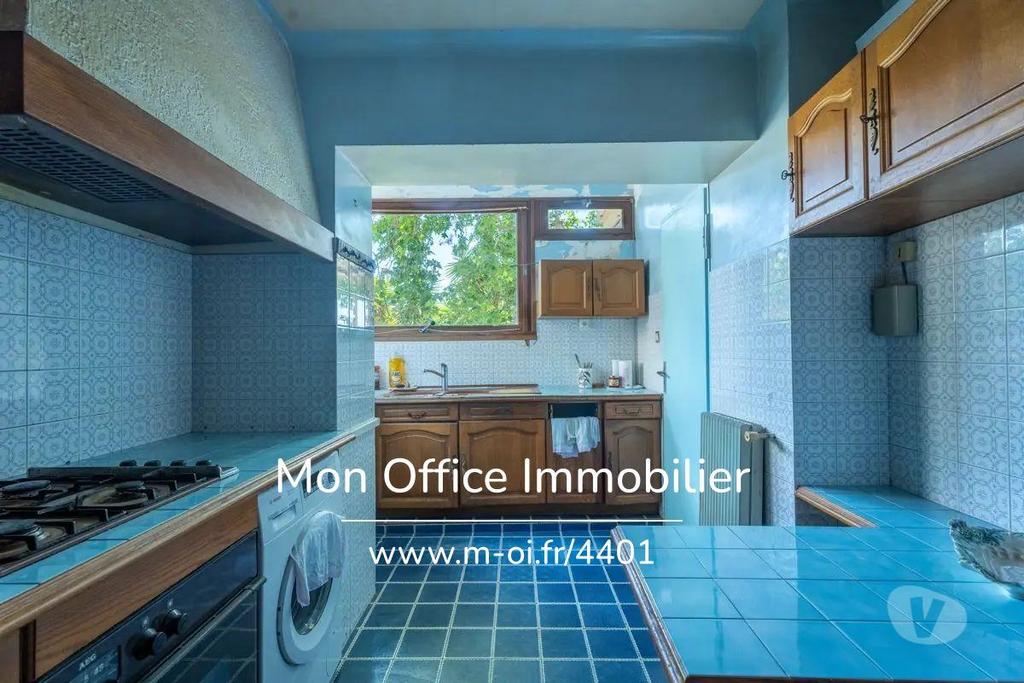 Vente Maison Bouches-du-Rhône Allauch - 13190 - Photos Vivastreet (4401-LLE) Référence : 4401-LLE - maison 12 pièces jardin ...