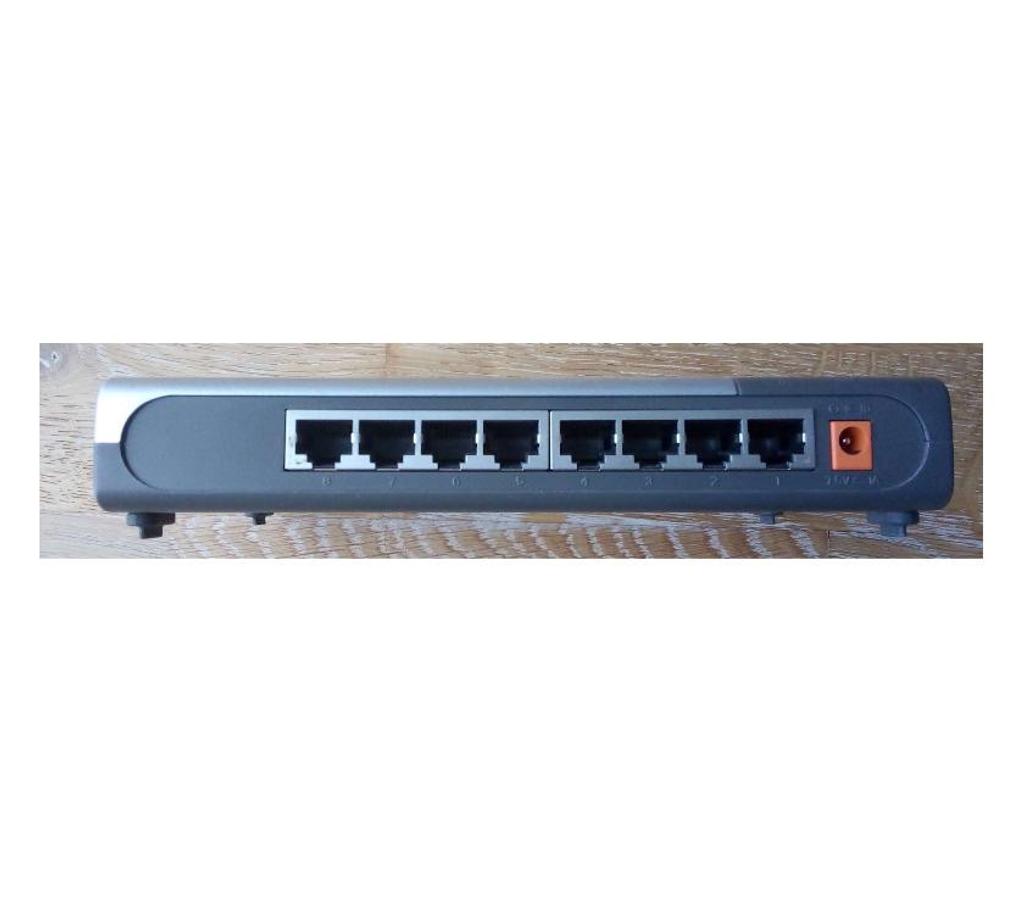 Informatique Maine-et-Loire Angers - Photos Vivastreet Donne Switch D-LINK 8 ports Fast Ethernet 10100
