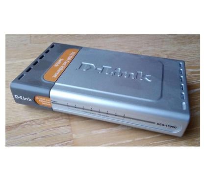 Ordinateurs occasion Angers Angers - Photos Vivastreet Donne Switch D-LINK 8 ports Fast Ethernet 10100