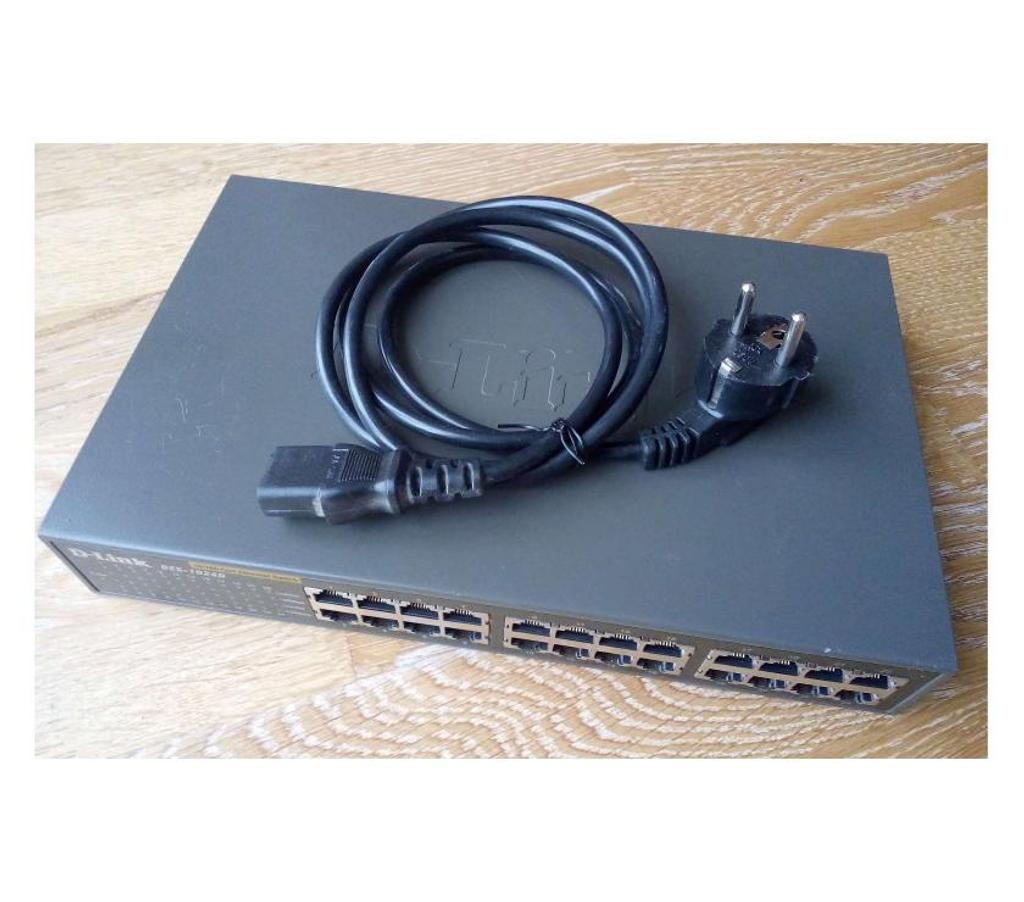 Informatique Maine-et-Loire Angers - Photos Vivastreet Switch TP-LINK 24 ports Fast Ethernet 10100