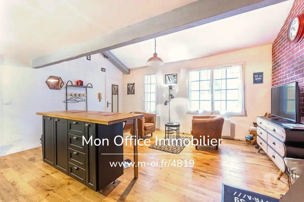 Appartements à vendre Bouches-du-Rhône Aix en Provence - Photos Vivastreet (4819-NAM) Référence : 4819-NAM - Appartement T1 centre...