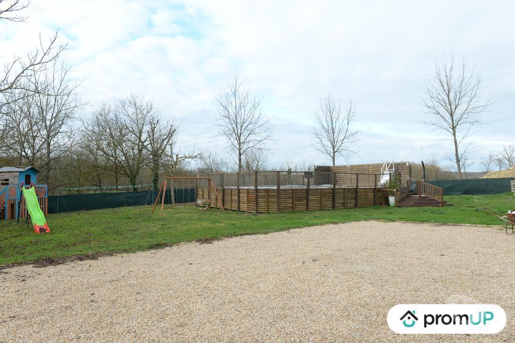 Vente Maison Charente St Avit - 16210 - Photos Vivastreet (V5105) Grande maison familiale de 224 m² avec piscine