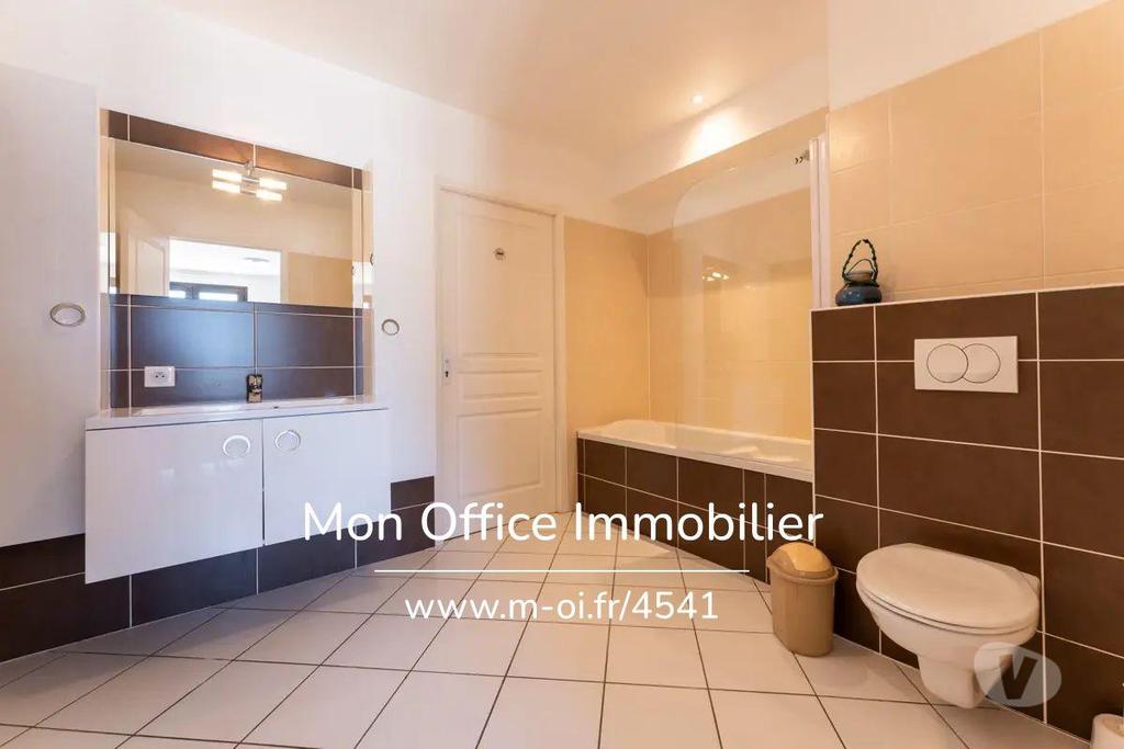 Appartements à vendre Hautes-Alpes Chorges - 05230 - Photos Vivastreet (4541-ADE.) Référence : 4541-ADE. - Appartement T4-100m2-...