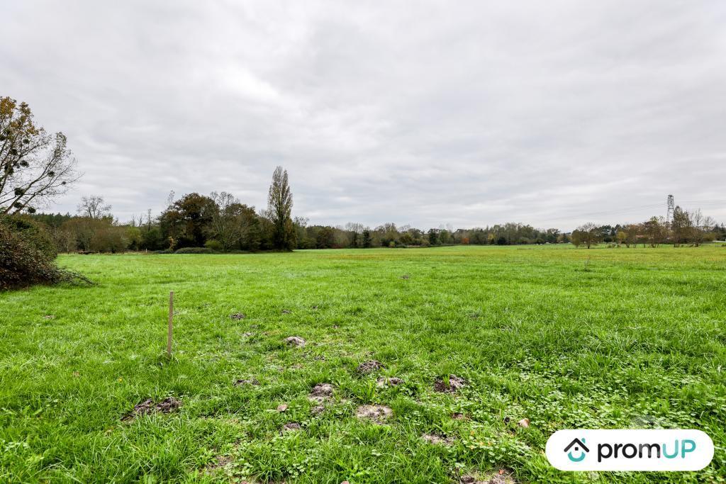Terrain à vendre Charente-Maritime Chepniers - 17210 - Photos Vivastreet (V6907) Terrains de 3600 m2 à CHEPNIERS