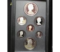 7 pièces Dollars Canadiens 1986 Elizabeth II D.G. Regina