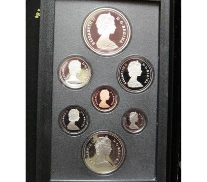 Collections Paris 7ème ardt Paris - Photos Vivastreet 7 pièces Dollars Canadiens 1986 Elizabeth II D.G. Regina