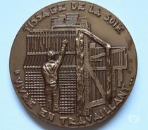 Collection Rhône Lyon - Photos Vivastreet Médaille tissage de soie Révolte d Canuts 1831 LYON 1834