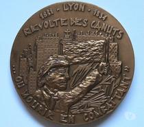 Collection Rhône Lyon - Photos Vivastreet Médaille tissage de soie Révolte d Canuts 1831 LYON 1834