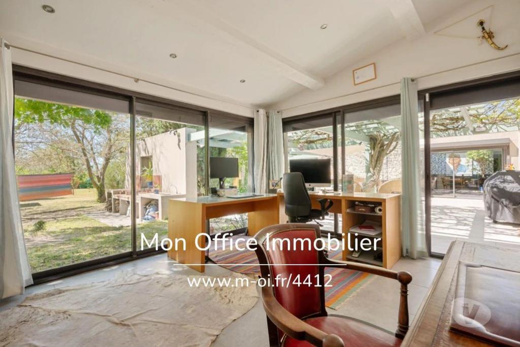 Vente Maison Bouches-du-Rhône Aix en Provence - Photos Vivastreet (4412-AUS) Référence : 4412-AUS - Villa de plain pied 320m² -...