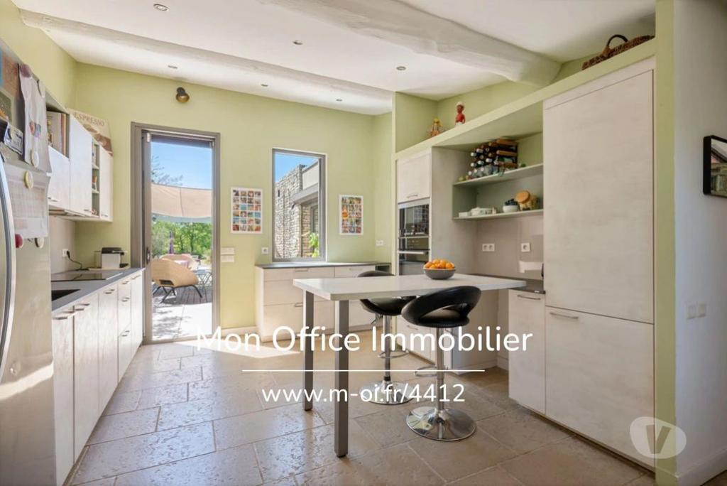 Vente Maison Bouches-du-Rhône Aix en Provence - Photos Vivastreet (4412-AUS) Référence : 4412-AUS - Villa de plain pied 320m² -...