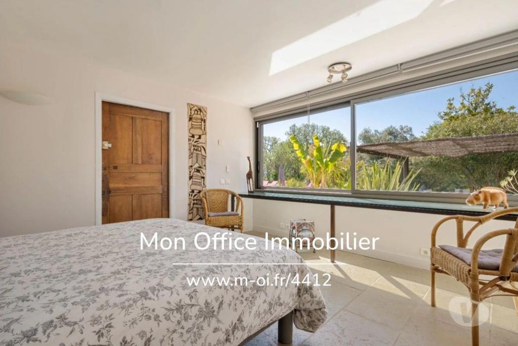 Vente Maison Bouches-du-Rhône Aix en Provence - Photos Vivastreet (4412-AUS) Référence : 4412-AUS - Villa de plain pied 320m² -...