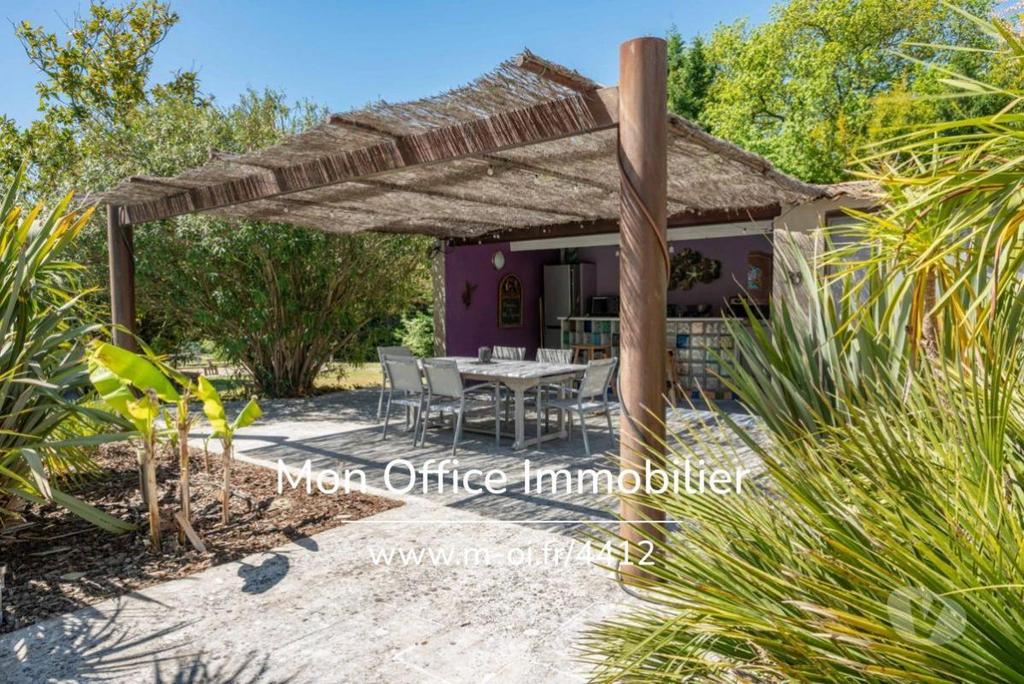 Vente Maison Bouches-du-Rhône Aix en Provence - Photos Vivastreet (4412-AUS) Référence : 4412-AUS - Villa de plain pied 320m² -...