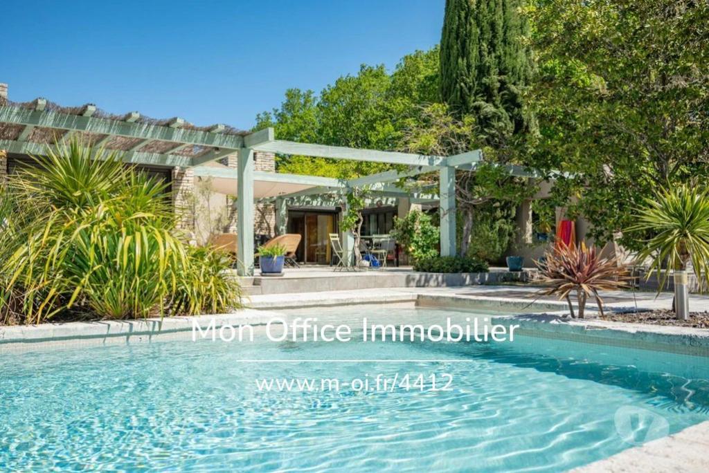Vente Maison Bouches-du-Rhône Aix en Provence - Photos Vivastreet (4412-AUS) Référence : 4412-AUS - Villa de plain pied 320m² -...