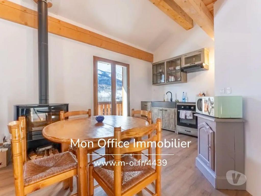 Appartements à vendre Hautes-Alpes Le Monetier les Bains - 05220 - Photos Vivastreet (4439-BAU.) Référence : 4439-BAU. - Appartement 4 pièces -...