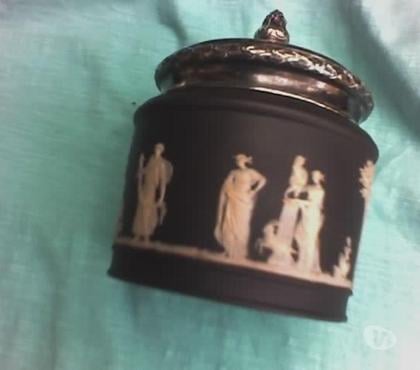 Décoration-Art-Antiquité Comigne Aude - Photos Vivastreet Wedgwood, boîte antique en jasper, 19. siècle
