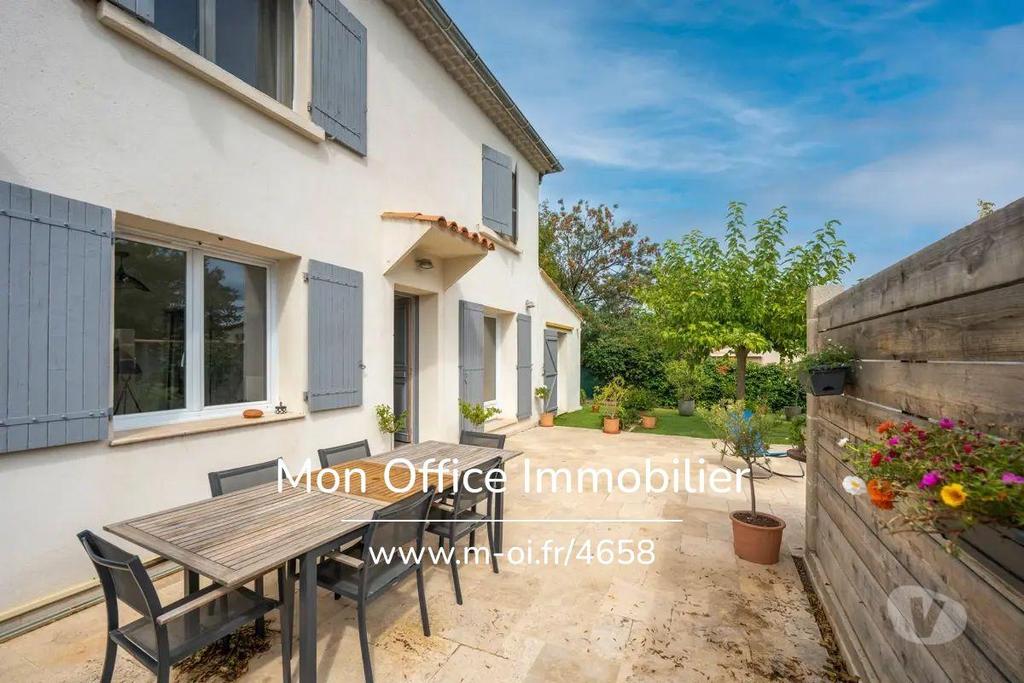 Appartements à vendre Bouches-du-Rhône Aubagne - 13400 - Photos Vivastreet (4658-NZW.) Référence : 4658-NZW. - Appartement 5 pièce(s) à...