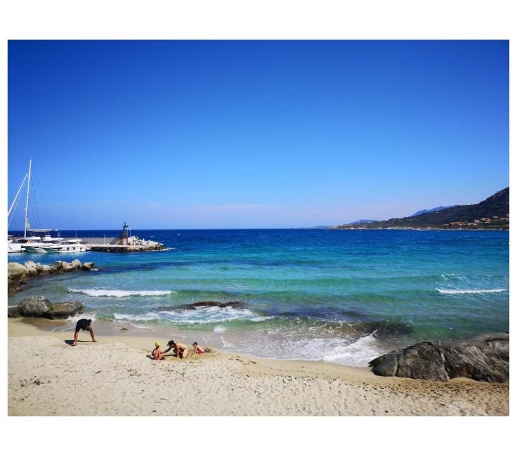 Appartements à vendre Haute-Corse Lumio - 20260 - Photos Vivastreet APPARTEMENT 2 PIECES 43 m2 VUE MER, TERRASSE 17 M2, PARKING