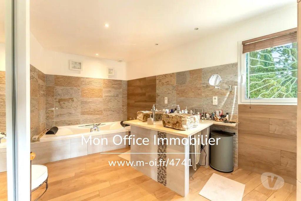 Vente Maison Var St Raphael - 83700 - Photos Vivastreet (4741-SIC) Référence : 4741-SIC - Maison vue dégagée St Raphaël