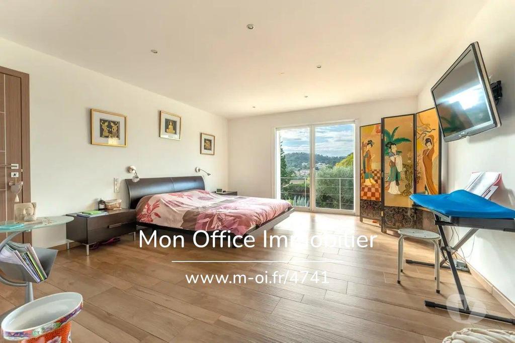 Vente Maison Var St Raphael - 83700 - Photos Vivastreet (4741-SIC) Référence : 4741-SIC - Maison vue dégagée St Raphaël