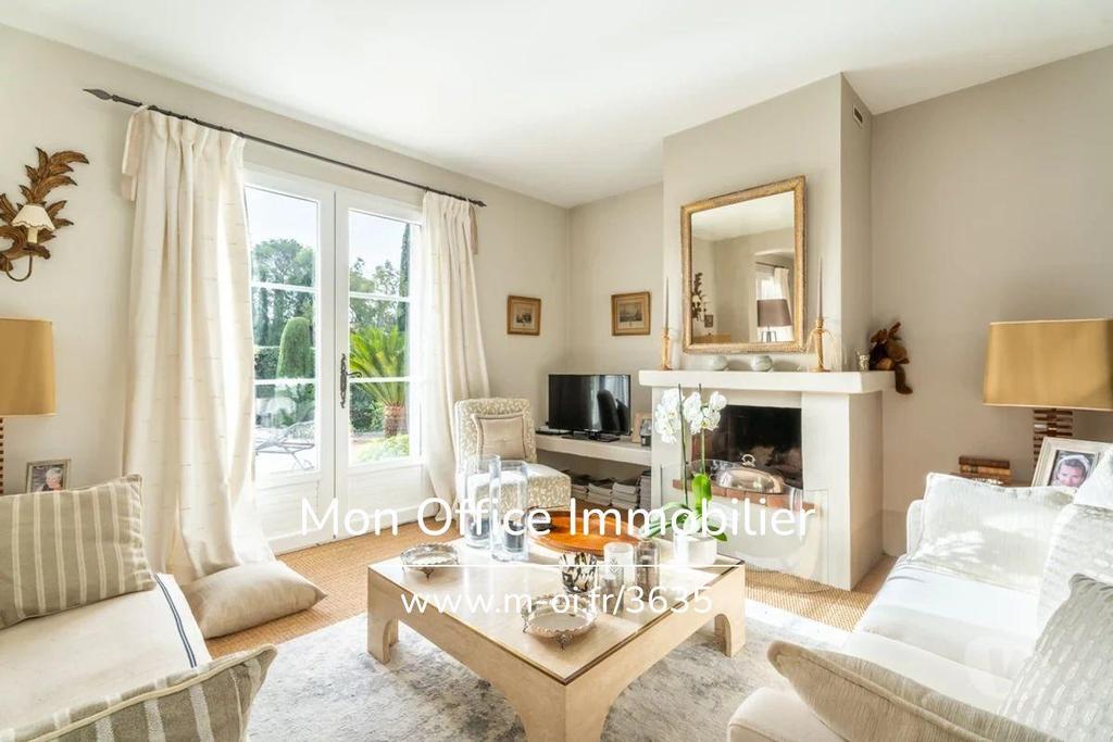 Vente Maison Var St Raphael - 83700 - Photos Vivastreet (4771-SIC) Référence : 4771-SIC - Sous compromis!! Un bijou à...
