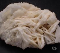 Baryte blanche crêtée Mine de Baugis Saint-Bresson Gard