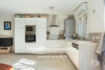 (4825-SKA) Référence : 4825-SKA - Maison 2 pièces avec cour