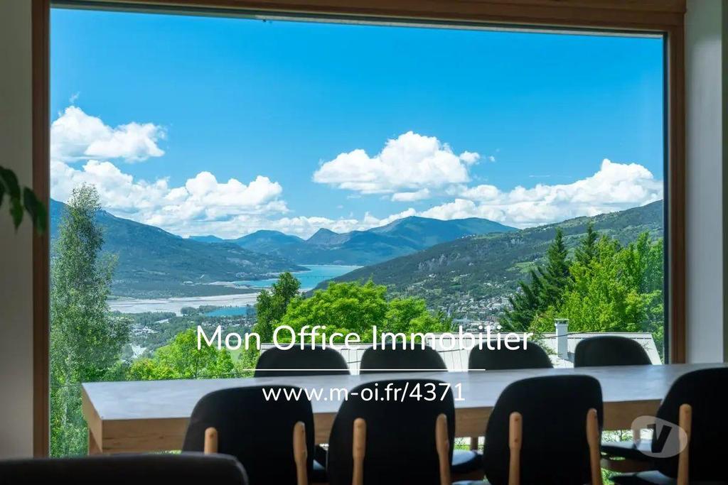 Vente Maison Hautes-Alpes St Andre d'Embrun - 05200 - Photos Vivastreet (4371-BAU) Référence : 4371-BAU - Chalet T6 et Appartement...