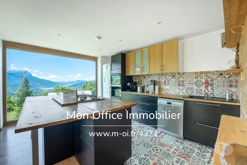Vente Maison Hautes-Alpes St Andre d'Embrun - 05200 - Photos Vivastreet (4371-BAU) Référence : 4371-BAU - Chalet T6 et Appartement...