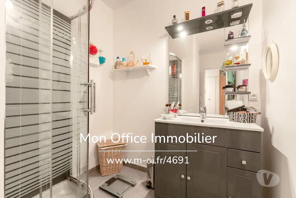 Appartements à vendre Var St Cyr sur Mer - 83270 - Photos Vivastreet (4691-VCA) Référence : 4691-VCA - Appartement à 3 minutes à...
