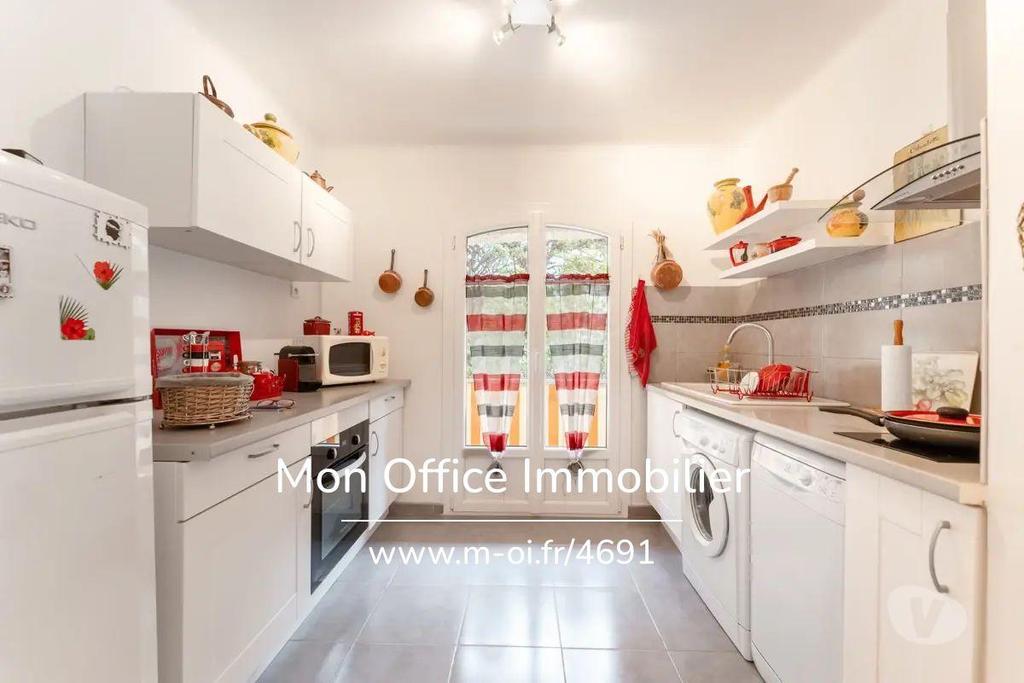 Appartements à vendre Var St Cyr sur Mer - 83270 - Photos Vivastreet (4691-VCA) Référence : 4691-VCA - Appartement à 3 minutes à...