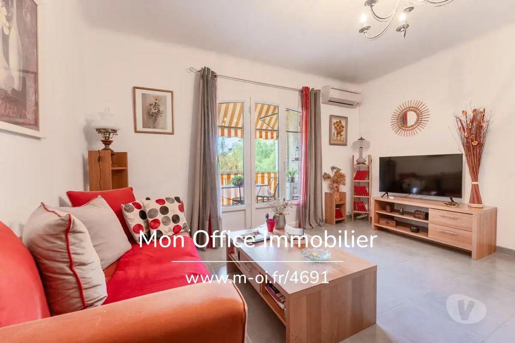 Appartements à vendre Var St Cyr sur Mer - 83270 - Photos Vivastreet (4691-VCA) Référence : 4691-VCA - Appartement à 3 minutes à...
