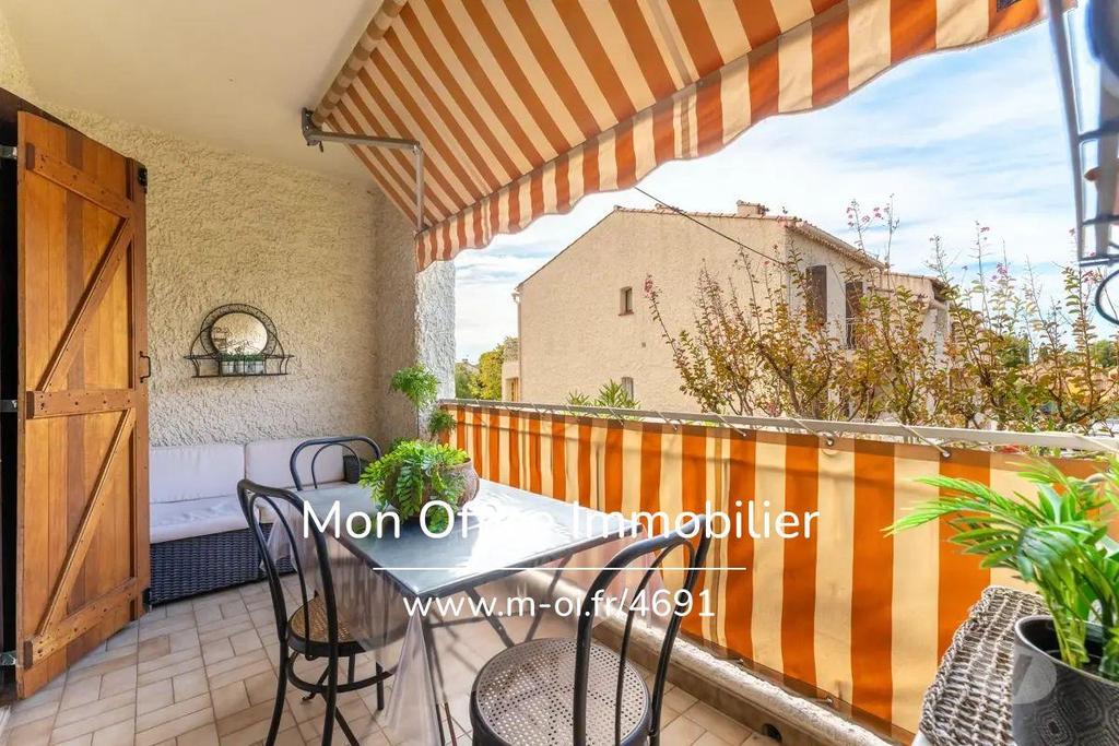 Appartements à vendre Var St Cyr sur Mer - 83270 - Photos Vivastreet (4691-VCA) Référence : 4691-VCA - Appartement à 3 minutes à...