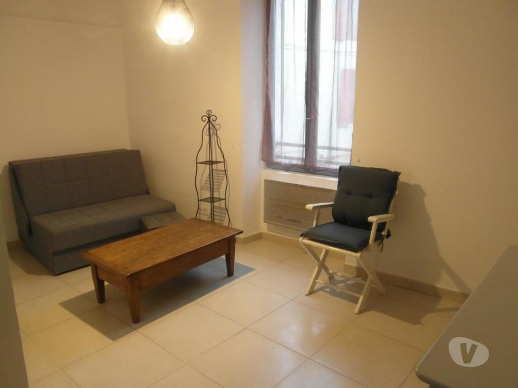 Location maison meublée Gard Pont St Esprit - 30130 - Photos Vivastreet (349_2384_vs) Maison de village ville