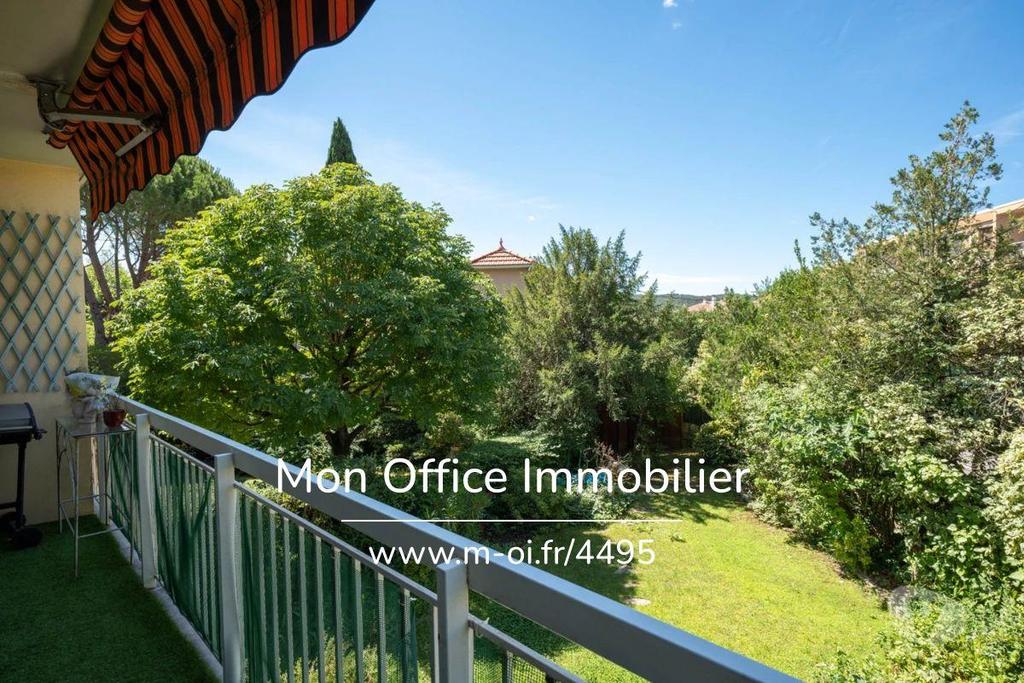 Appartements à vendre Bouches-du-Rhône Aix en Provence - Photos Vivastreet (4495-NFI.) Référence : 4495-NFI. - Appartement T5 + balcon +...