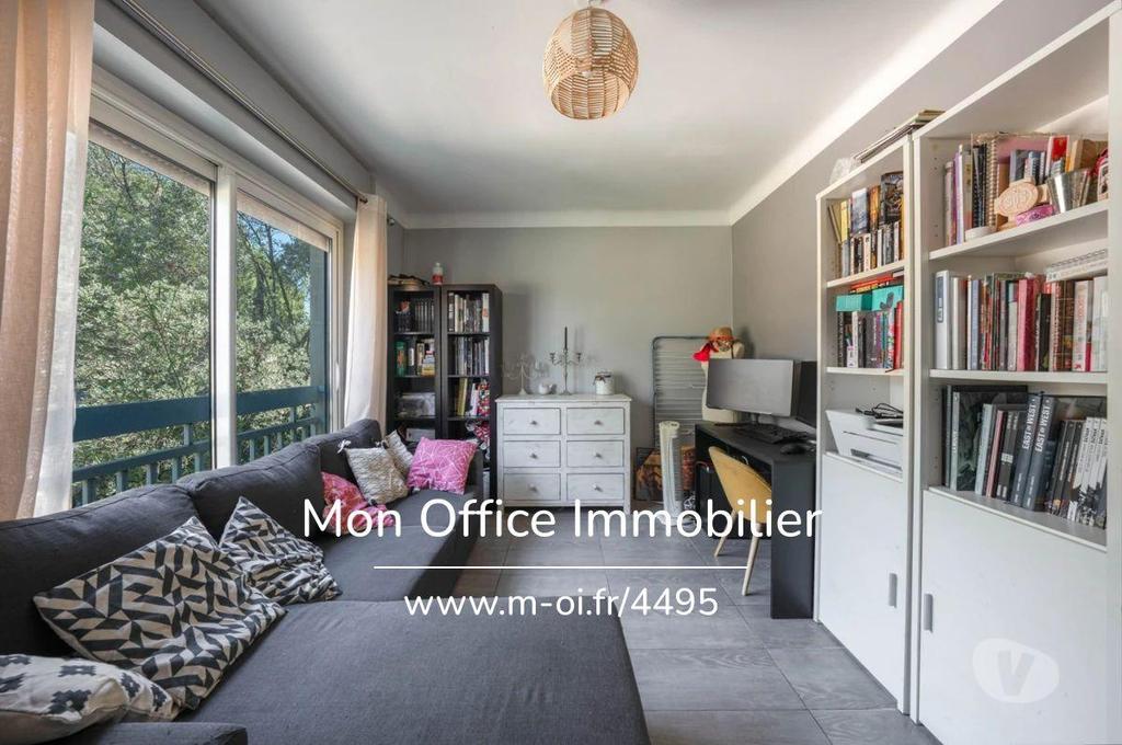 Appartements à vendre Bouches-du-Rhône Aix en Provence - Photos Vivastreet (4495-NFI.) Référence : 4495-NFI. - Appartement T5 + balcon +...