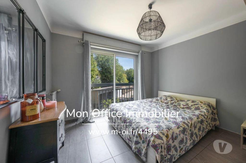 Appartements à vendre Bouches-du-Rhône Aix en Provence - Photos Vivastreet (4495-NFI.) Référence : 4495-NFI. - Appartement T5 + balcon +...