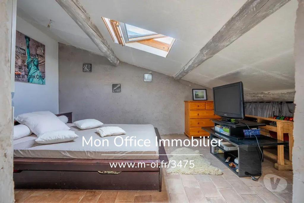 Vente Maison Bouches-du-Rhône St Cannat - 13760 - Photos Vivastreet (4592-RMO.) Référence : 4592-RMO. - Maison 6 pièces