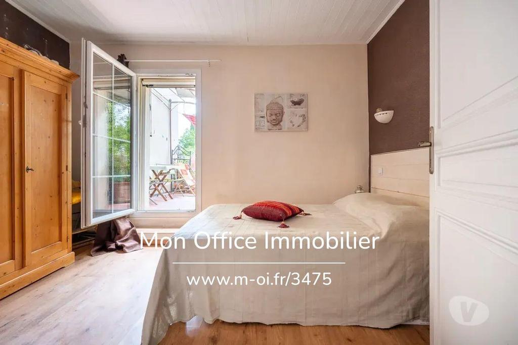 Vente Maison Bouches-du-Rhône St Cannat - 13760 - Photos Vivastreet (4592-RMO.) Référence : 4592-RMO. - Maison 6 pièces