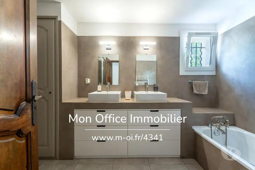 Vente Maison Bouches-du-Rhône Aix en Provence - Photos Vivastreet (4684-BGA) Référence : 4684-BGA - Maison 7 pièce(s) à...