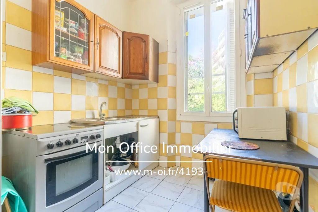 Appartements à vendre Bouches-du-Rhône Marseille - Photos Vivastreet (4193-CLA) Référence : 4193-CLA - Appartement 4 pièces à deux...