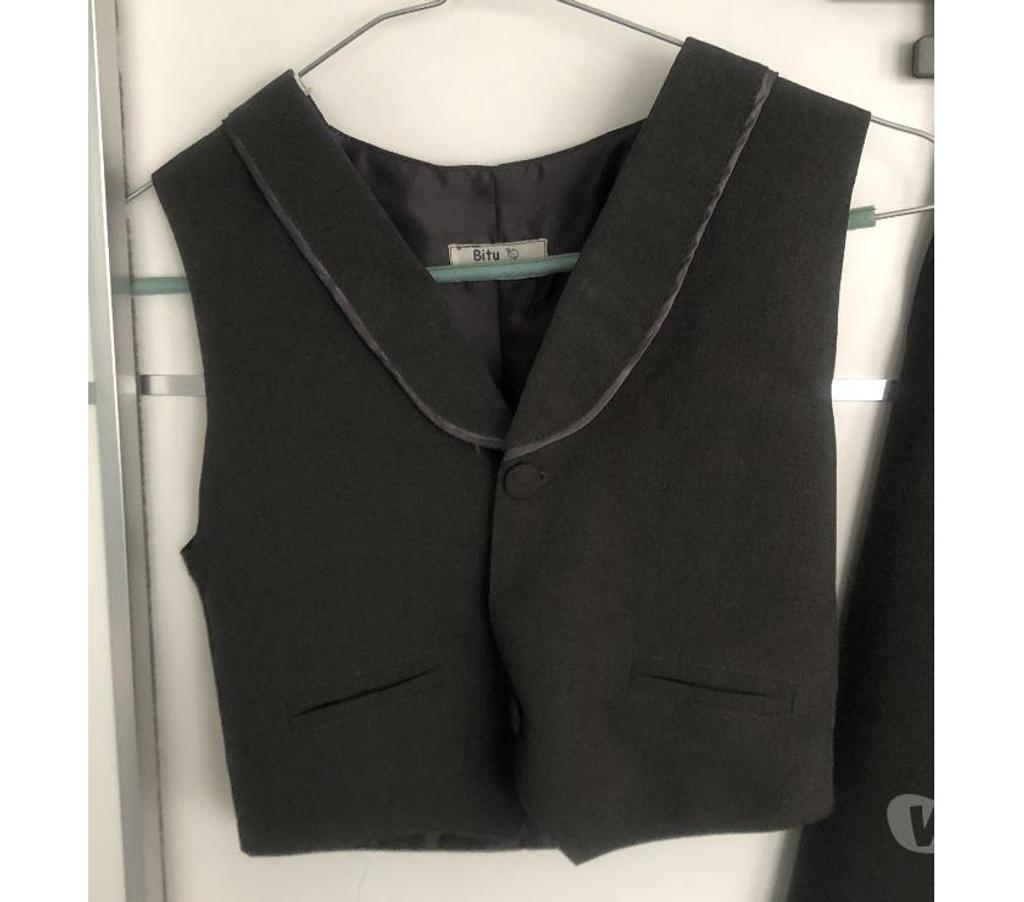 Vêtements bébés Nord Wasquehal - 59290 - Photos Vivastreet Pantalon + gilet + cravate garçon (taille 2 ans)