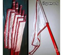 5 drapeaux blancs, accessoire de scène