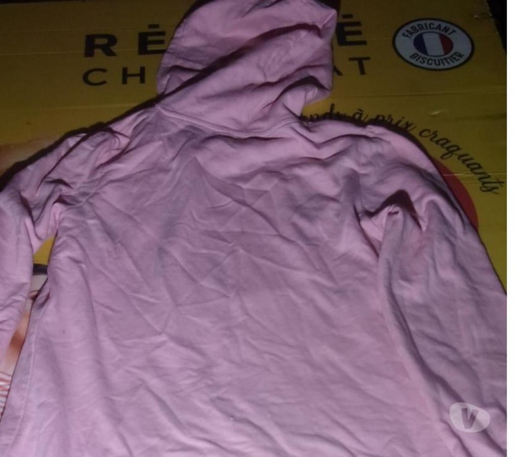 Vêtements occasion Nord Conde sur l'Escaut - 59163 - Photos Vivastreet robe sweat hiver Barbie