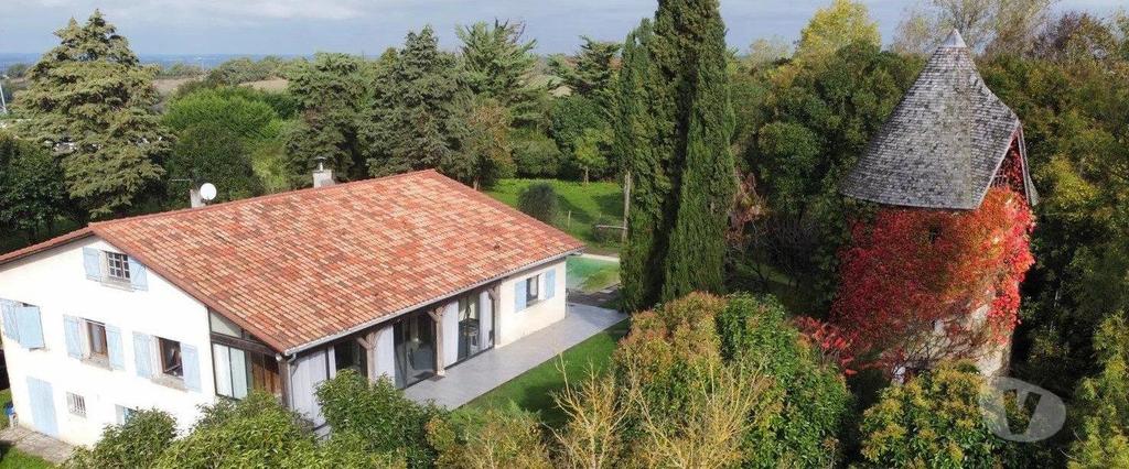 Vente Maison Gers Castillon Debats - 32190 - Photos Vivastreet Propriété equestre, piscine 4.7 Hect. avec Gîte : moulin