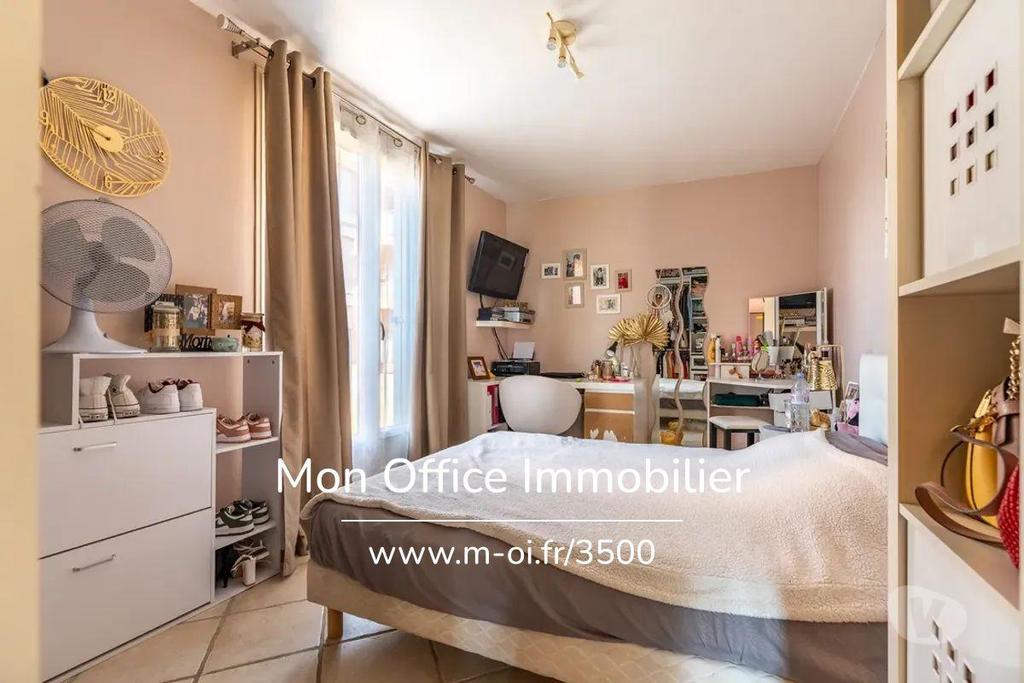 Appartements à vendre Bouches-du-Rhône Gardanne - 13120 - Photos Vivastreet (4766-JAN.) Référence : 4766-JAN. - Appartement T4 99m2 +...