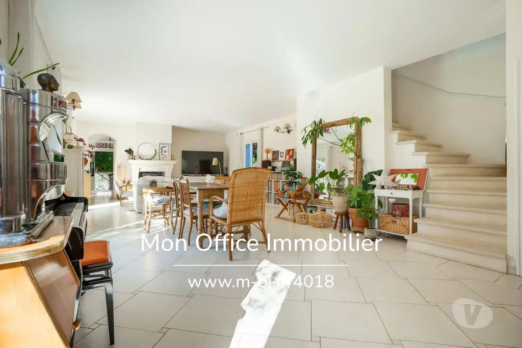 Vente Maison Var Pourrieres - 83910 - Photos Vivastreet (4018-NGU) Référence : 4018-NGU - Maison 4 pièces