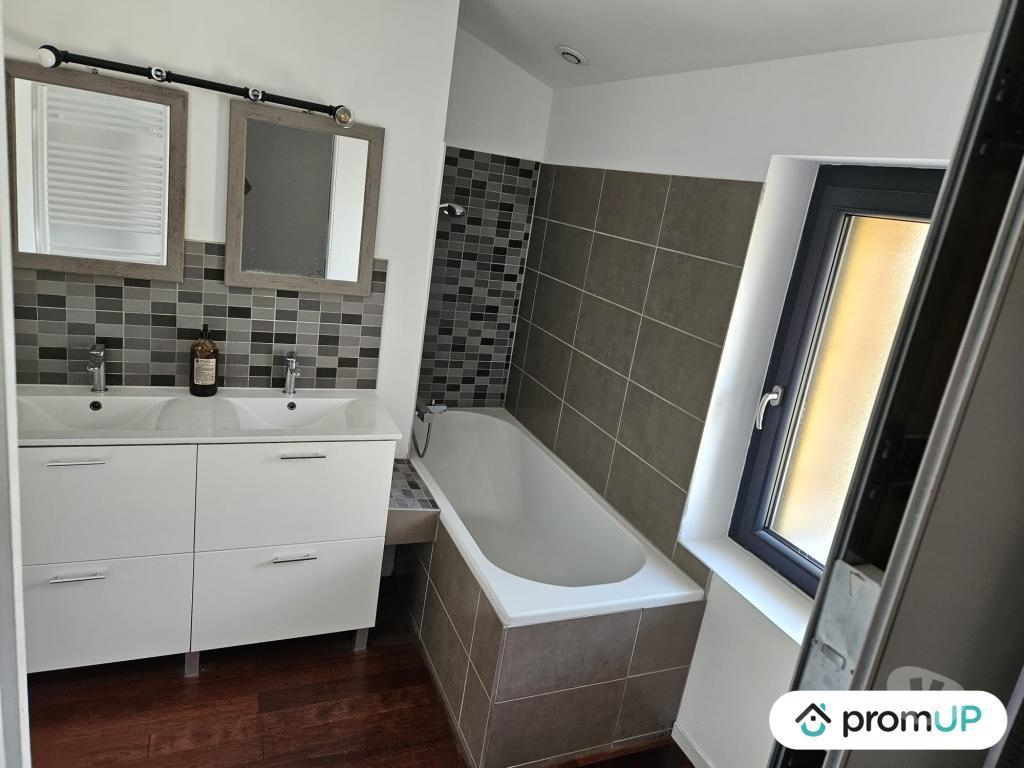 Vente Maison Gironde St Germain du Puch - 33750 - Photos Vivastreet (V6924) Maison mitoyenne de 220 m2 à SAINT-GERMAIN-DU-PUCH