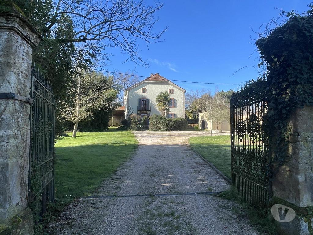Vente Maison Hautes-Pyrénées Madiran - 65700 - Photos Vivastreet Ensemble Maison de maître et grange rénovée